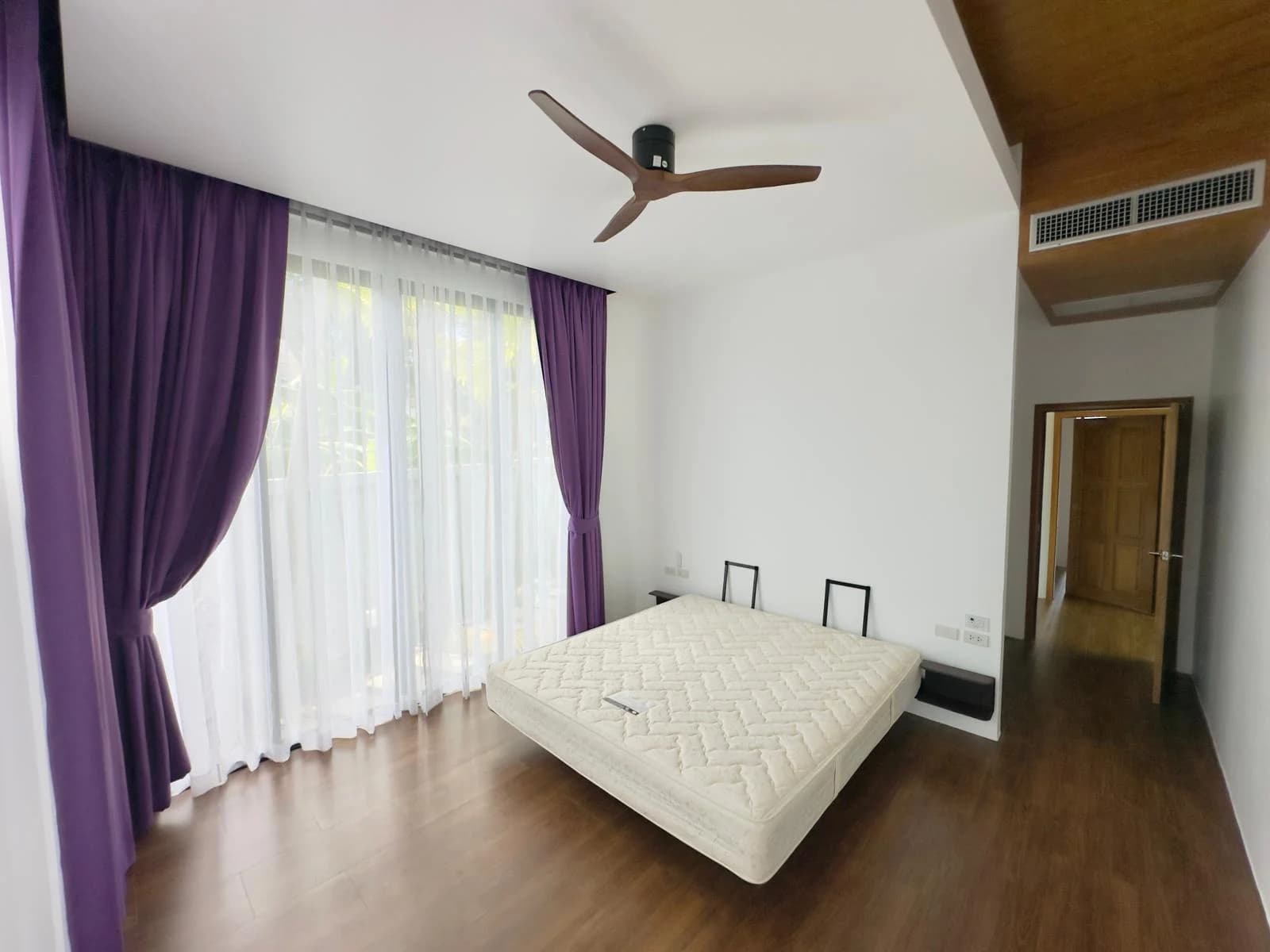 3 Beds Villa, Nai Harn Baan Bua - photo 3